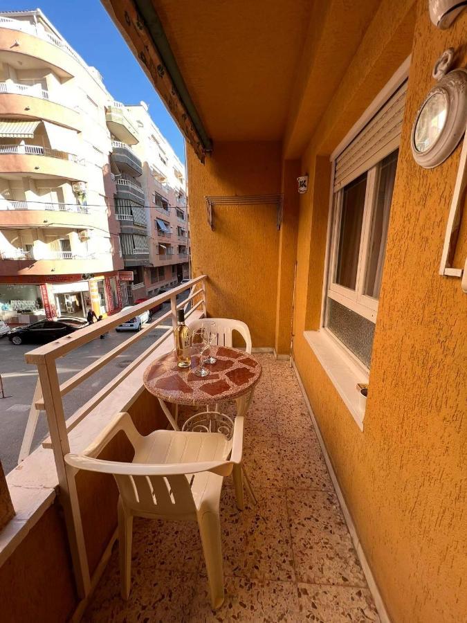 Uroczy Apartament Przy Playa De Los Locos Torrevieja Exteriér fotografie